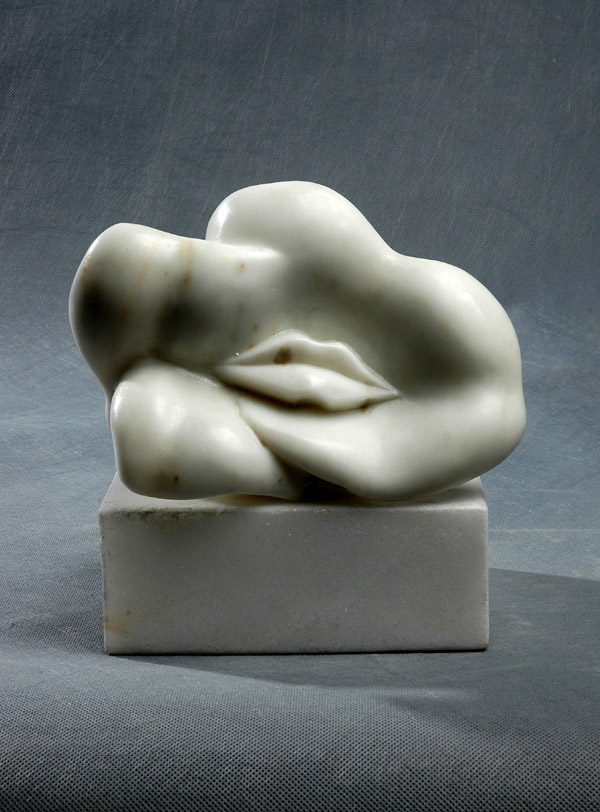 Contemporary stylized white marble sculpture by contemprary Chinese sculptor Zhang Yaxi (Yaxi Zhang)